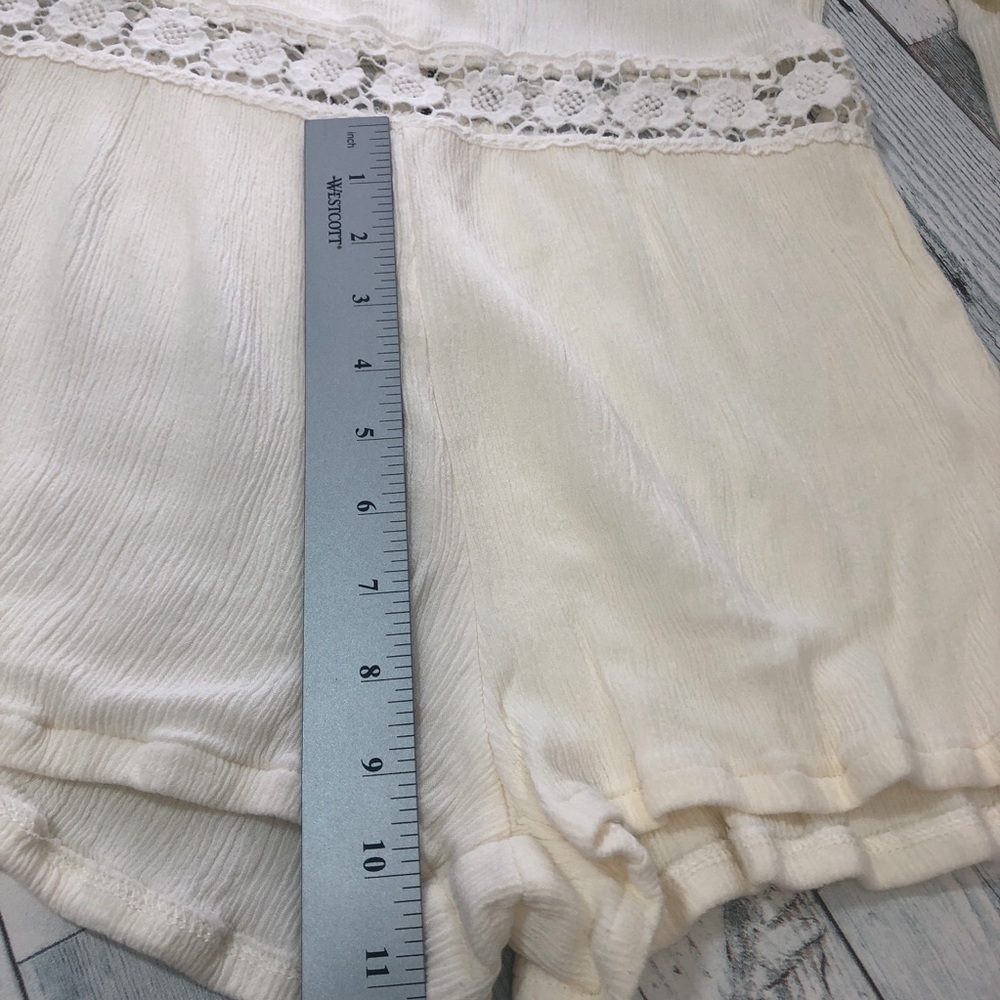 LA Hearts Ivory Crocheted Waist Open Back Romper Medium FINAL MARKDOWN! - Picture 11 of 14